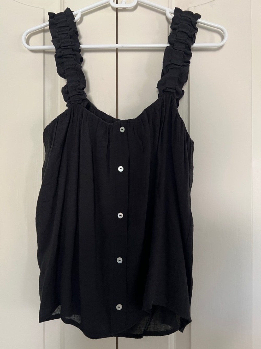 bobeau Black Ruffled-Strap Button-Front Breathable Camisole XS